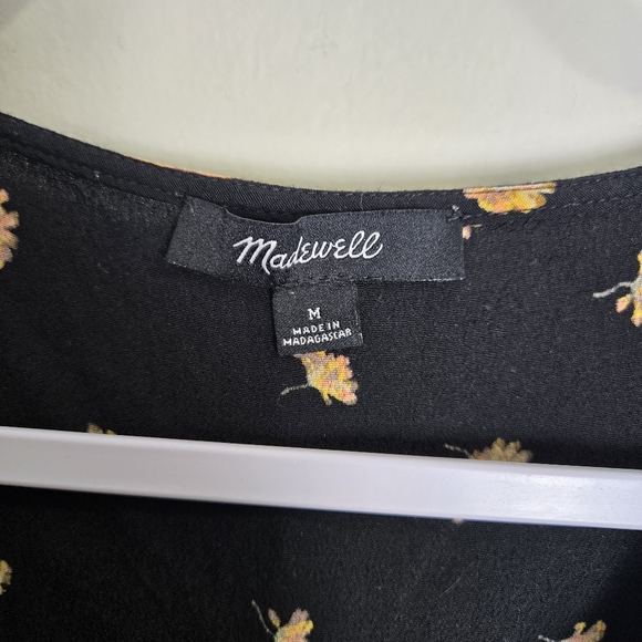 MADEWELL Drapey V-Neck Button-Back Top in French Daisies Blouse M - Picture 7 of 8